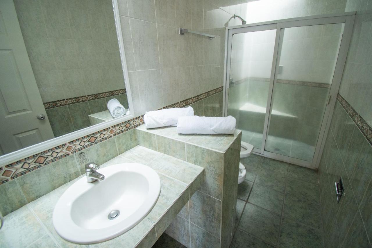 Auto Hotel Hacienda Arriba León Eksteriør billede