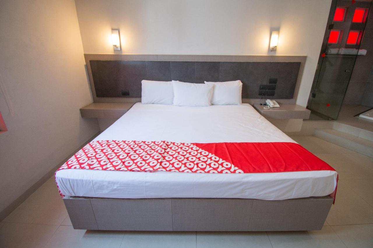 Auto Hotel Hacienda Arriba León Eksteriør billede
